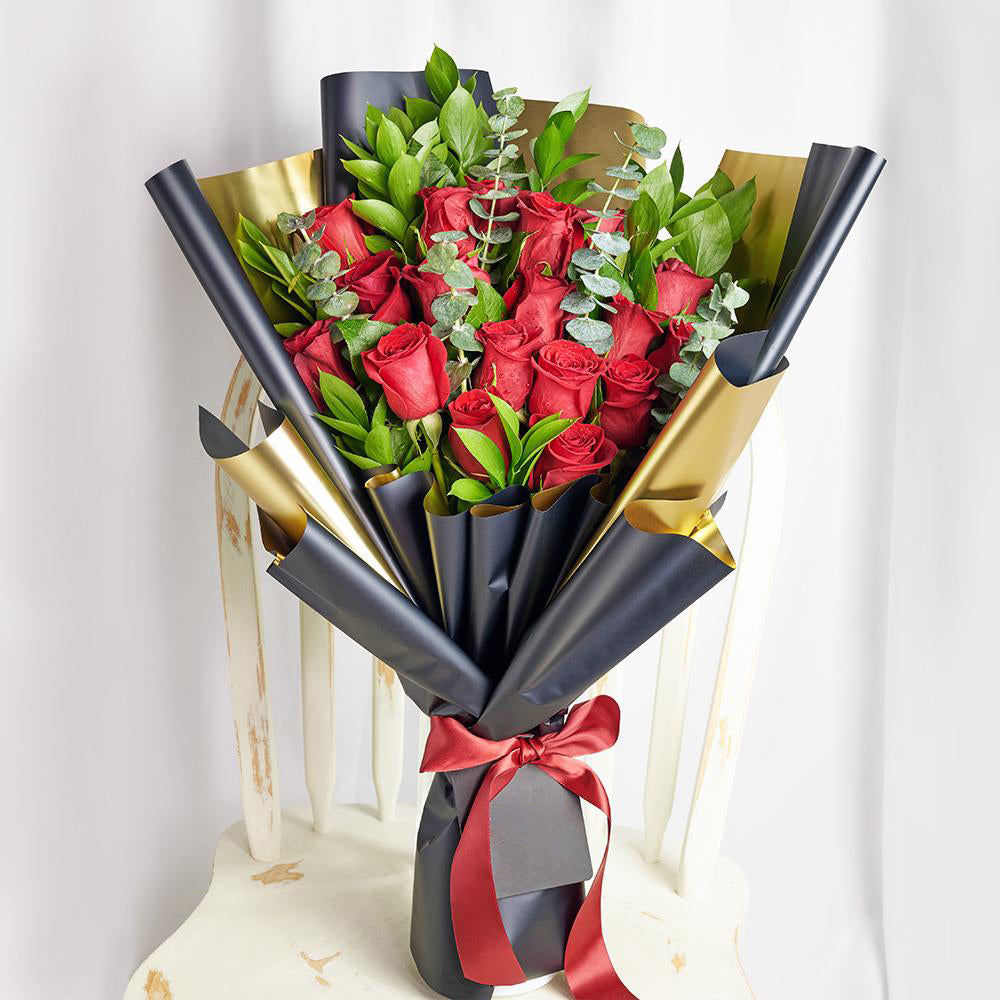 Classic Rose Bouquet - Heart & Thorn Flower Delivery - USA delivery