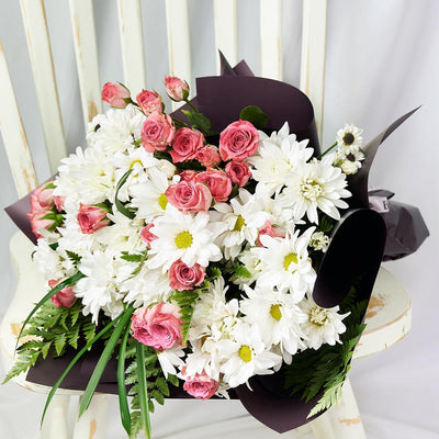 Pure & Pristine Daisy Bouquet - Heart & Thorn flower delivery - USA delivery