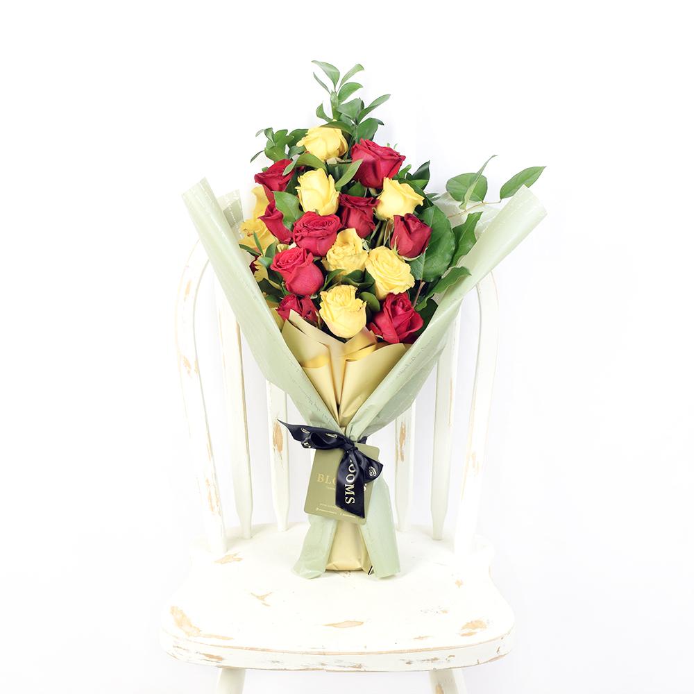 Raspberry Ripple Mixed Rose Bouquet - Heart & Thorn flower delivery - USA delivery